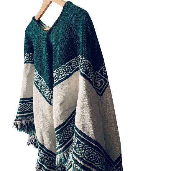 The Rug Barn Celtic Poncho Blanket Coat‎ Pre-owned - Picture 2 of 4